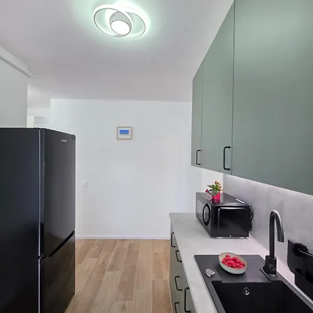 Lety's Cosy Apartment, Free Parking And Wifi *