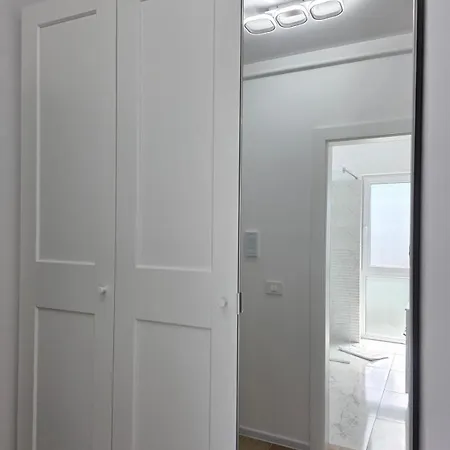 Apartamento Lety's Cosy Apartment, Free Parking And Wifi
