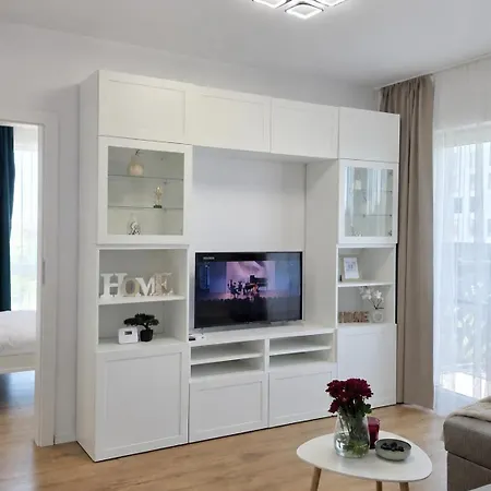 Lety's Cosy Apartment, Free Parking And Wifi